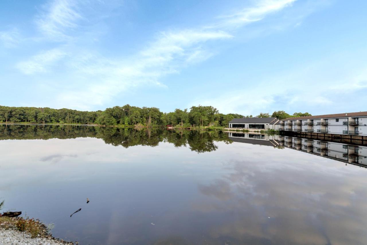 Waterbird Lakeside Inn Chesterton Exteriör bild